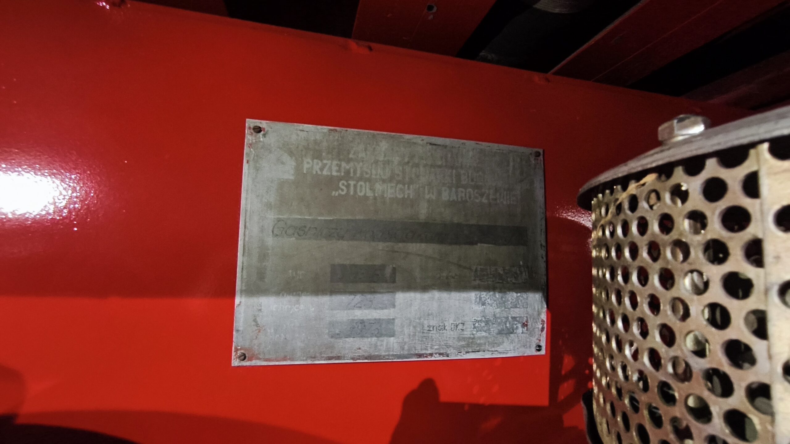 Wózek akumulatorowy Stal 258 (WA-2) w Muzeum Pożarnictwa w Alwerni, tabliczka producenta